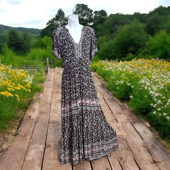 Knox Rose | Dresses | Knox Rose Maxi Dress Size M Ditsy Floral Peasant  Cottagecore Fairy Tiered | Poshmark